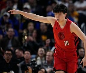 ewc电竞世界杯官网-拓记：杨瀚森半场毫不费力得到两双 空位上篮&amp;放篮可以做得更好