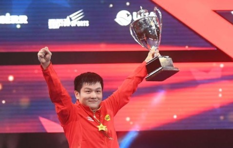 世乒赛“五朝元老”终圆梦 夺冠远不是樊振东的终点